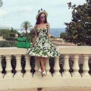 Dolce Gabbana lemon blossoms dress in size IT 40. Fits like a US size 2 or 4.